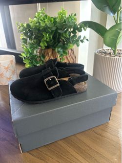 Toddler black slide size 8C