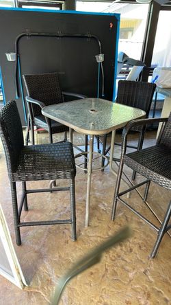 Outdoor breakfast table n 4 chairs