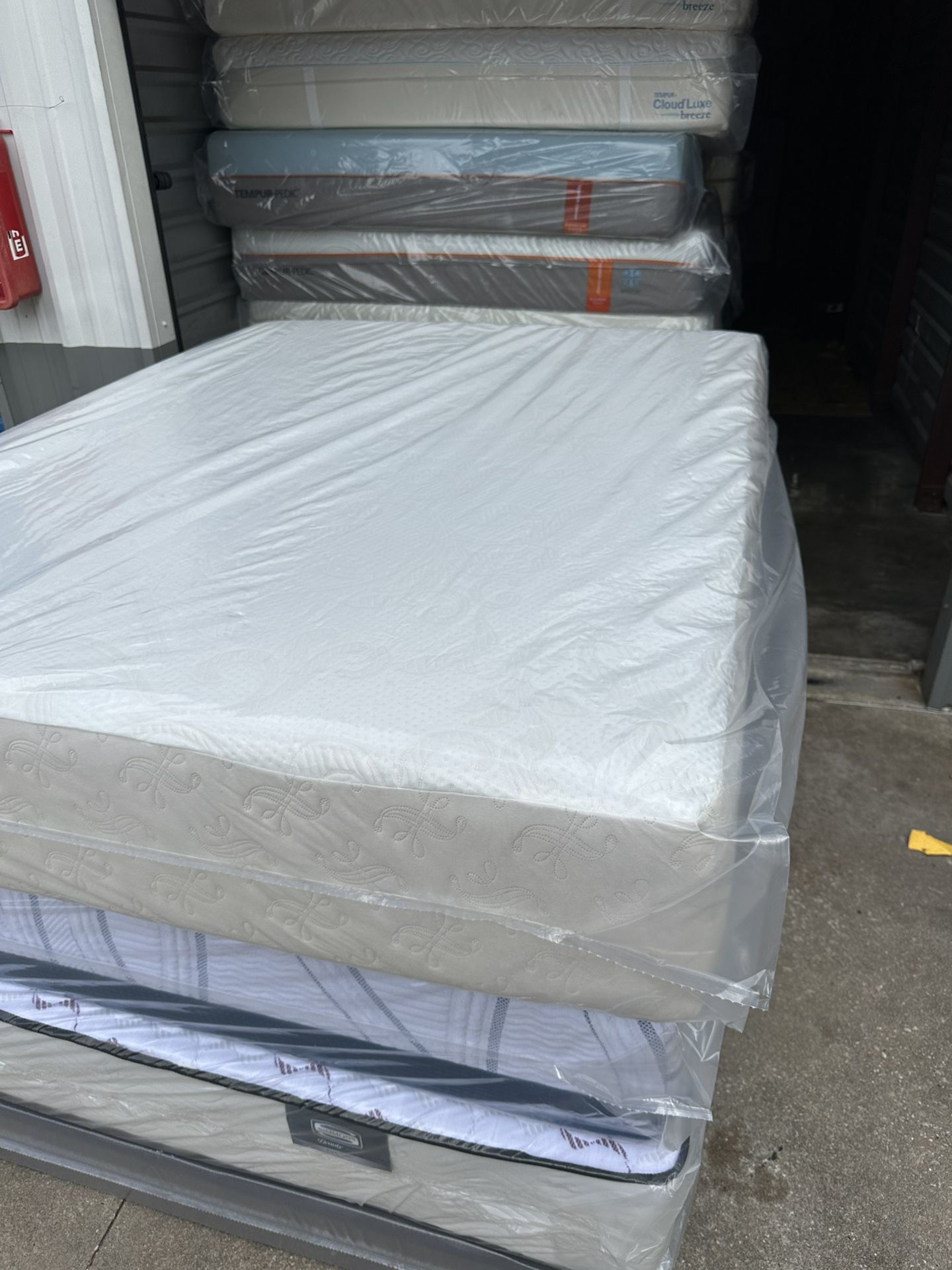 Queen Size Mattress And Box Spring