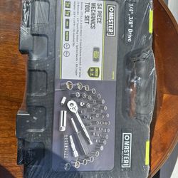 54 Piece Mechanic Tool Set