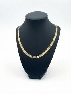14K Gold Herringbone Chain Necklace – Classic Elegance