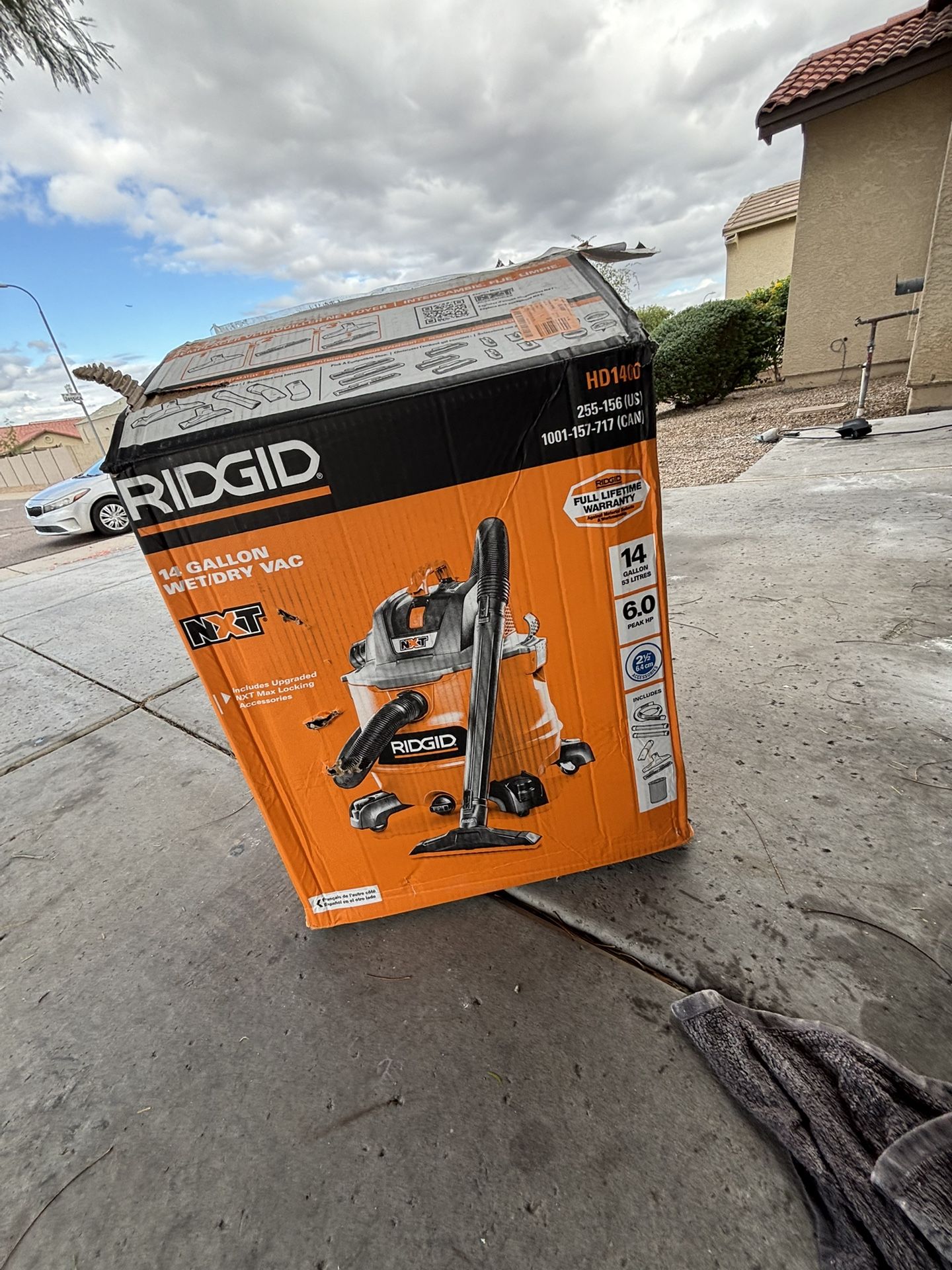 RIGID 14 Gallon Wet/Dry Vacuum