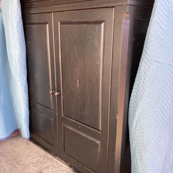 Armoire / TV Cabinet 