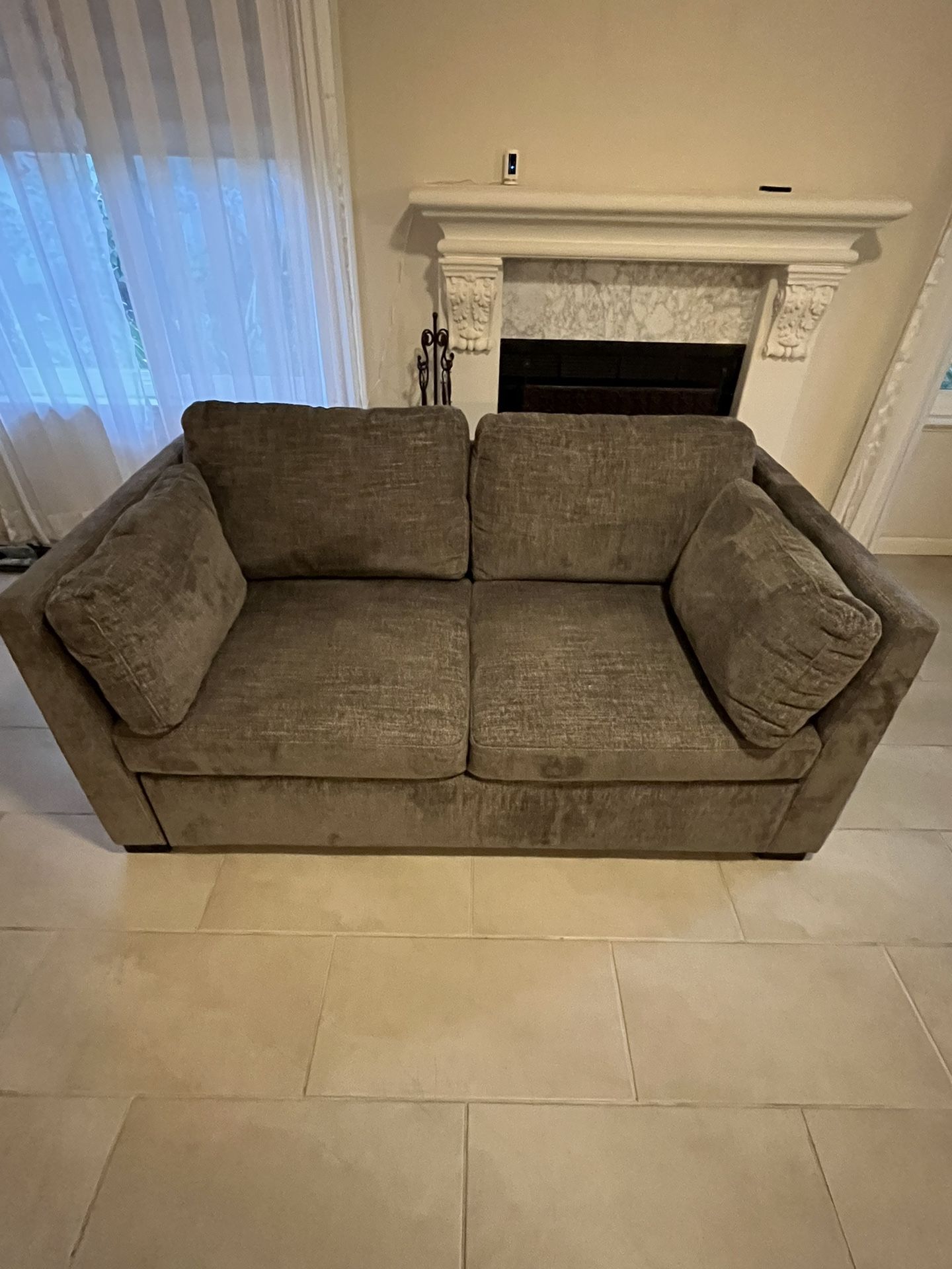 Couch/loveseat