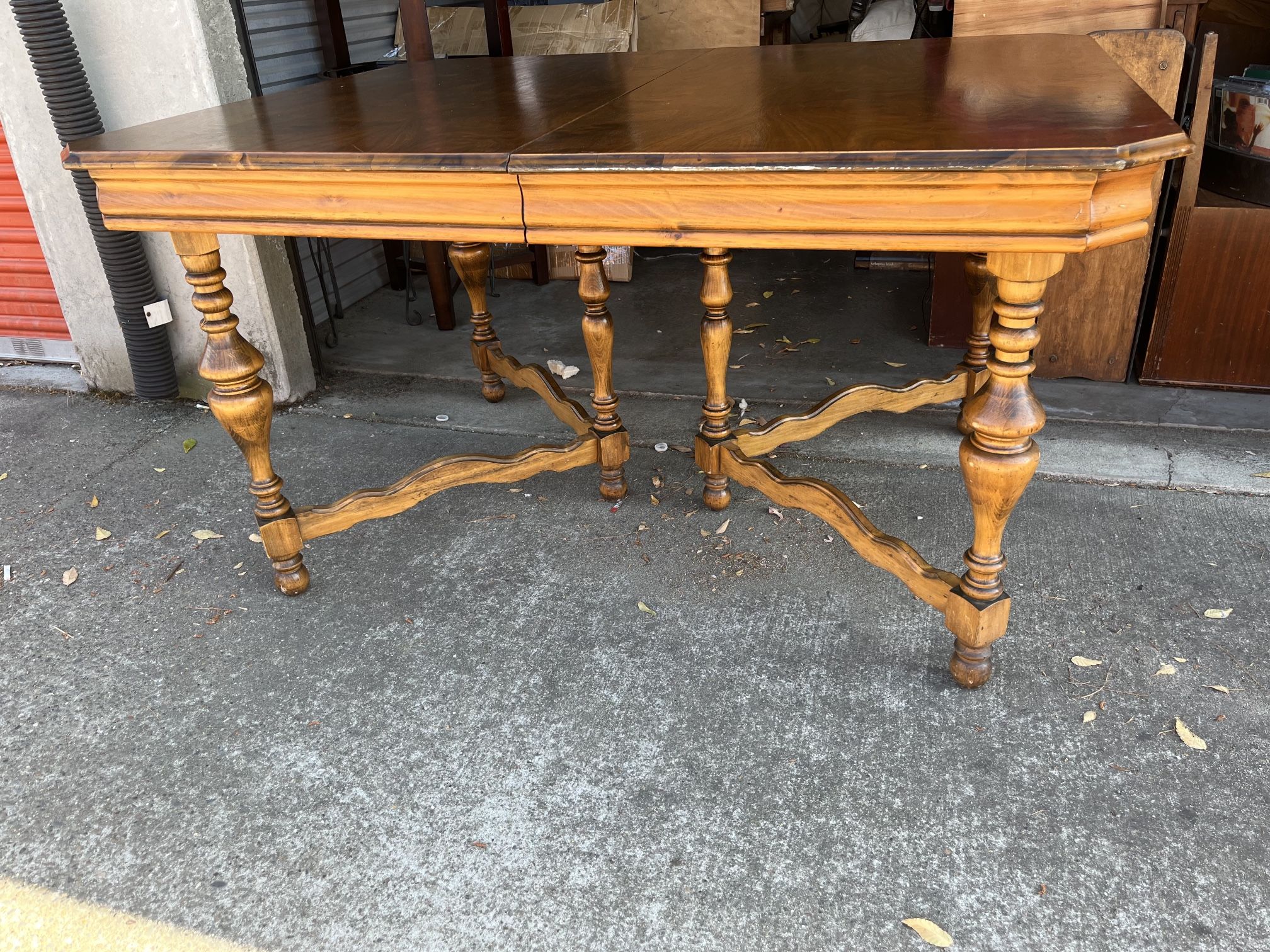 The Seng Company Chicago Vintage Dining Table