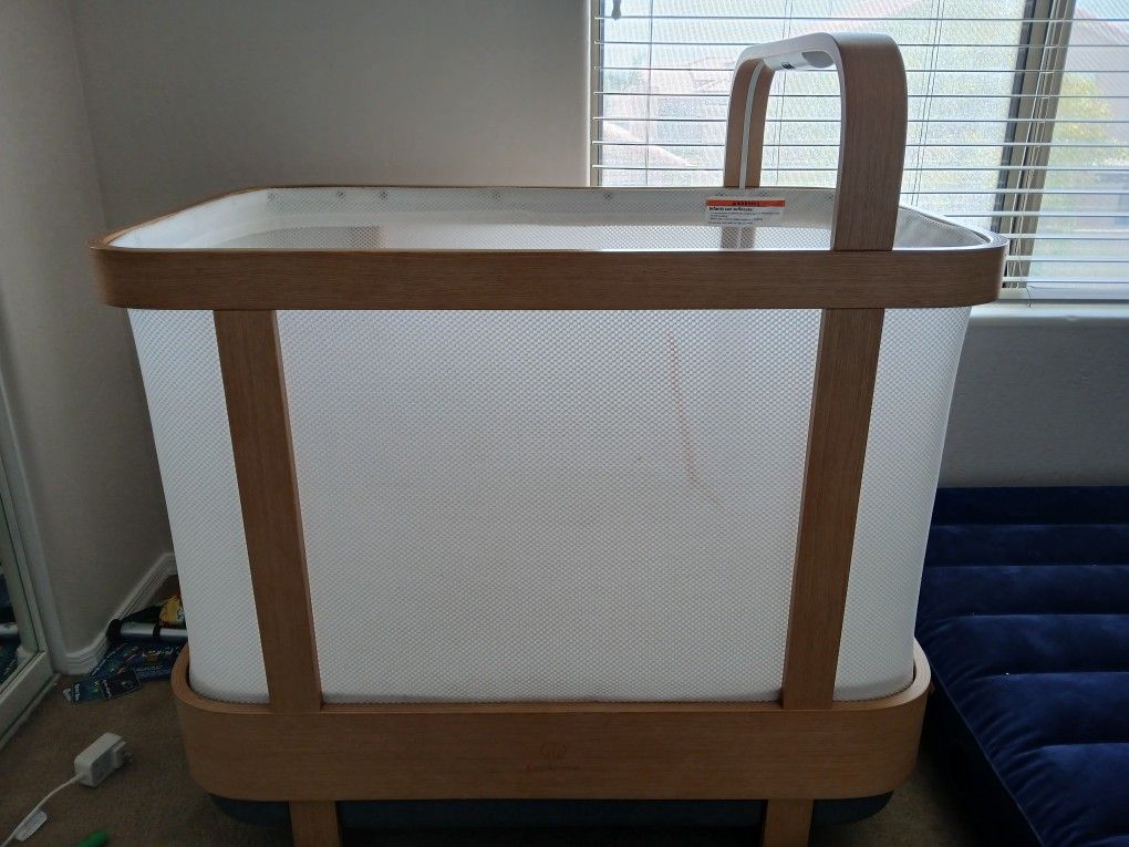 Cradlewise Smart Crib