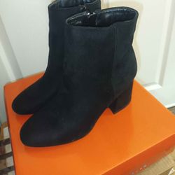 Black mid heel boot