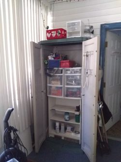 Tool cabinet