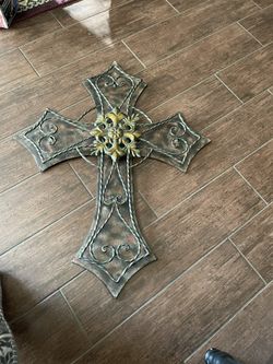 24x28 METAL CROSS