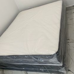 NEW QUEEN REGULAR  MATTRESS AND BOX SPR+ING-2pcs