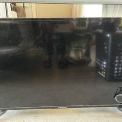 40 Inch Element TV /with Remote Control 