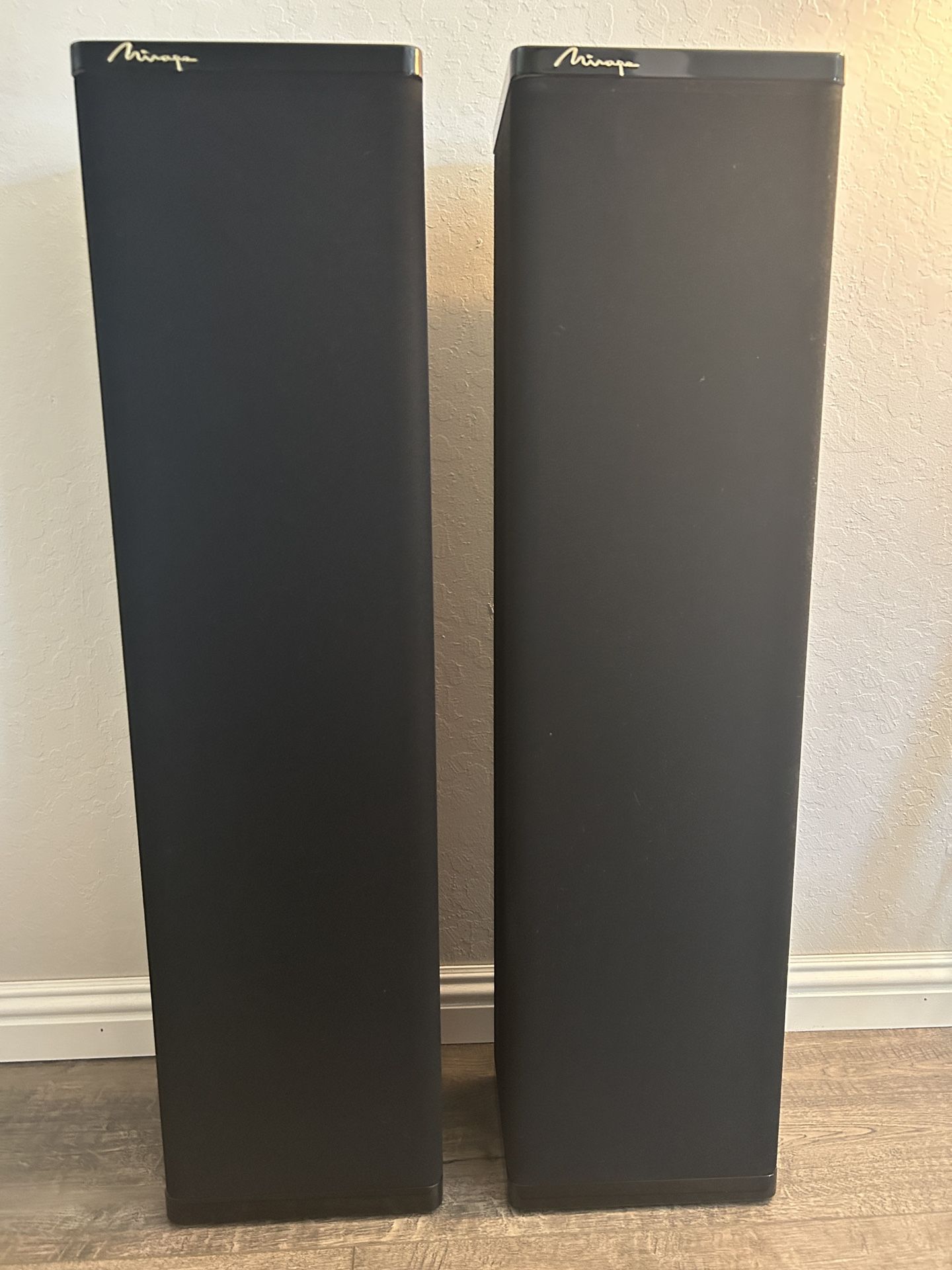 Mirage M-590i Bipolar Speakers made In Canada