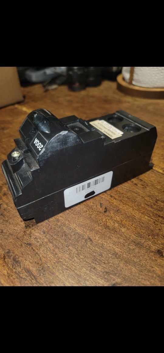 200 Amp Main Breaker