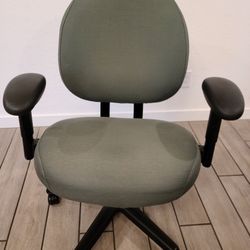 Heavy Duty Office Chair
