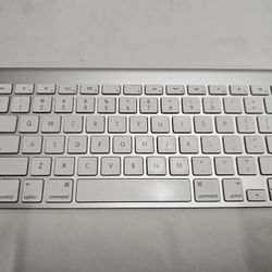 Apple Magic Keyboard A1314 Bluetooth Wireless Keyboard (Used)