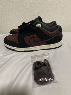 Nike Dunk Low Fleece Size 10.5 Women’s And Size 9 Mens 