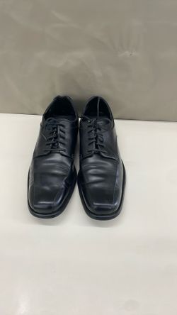 Calvin Klein Shoes. Item No 897 (Shopgoodwill)