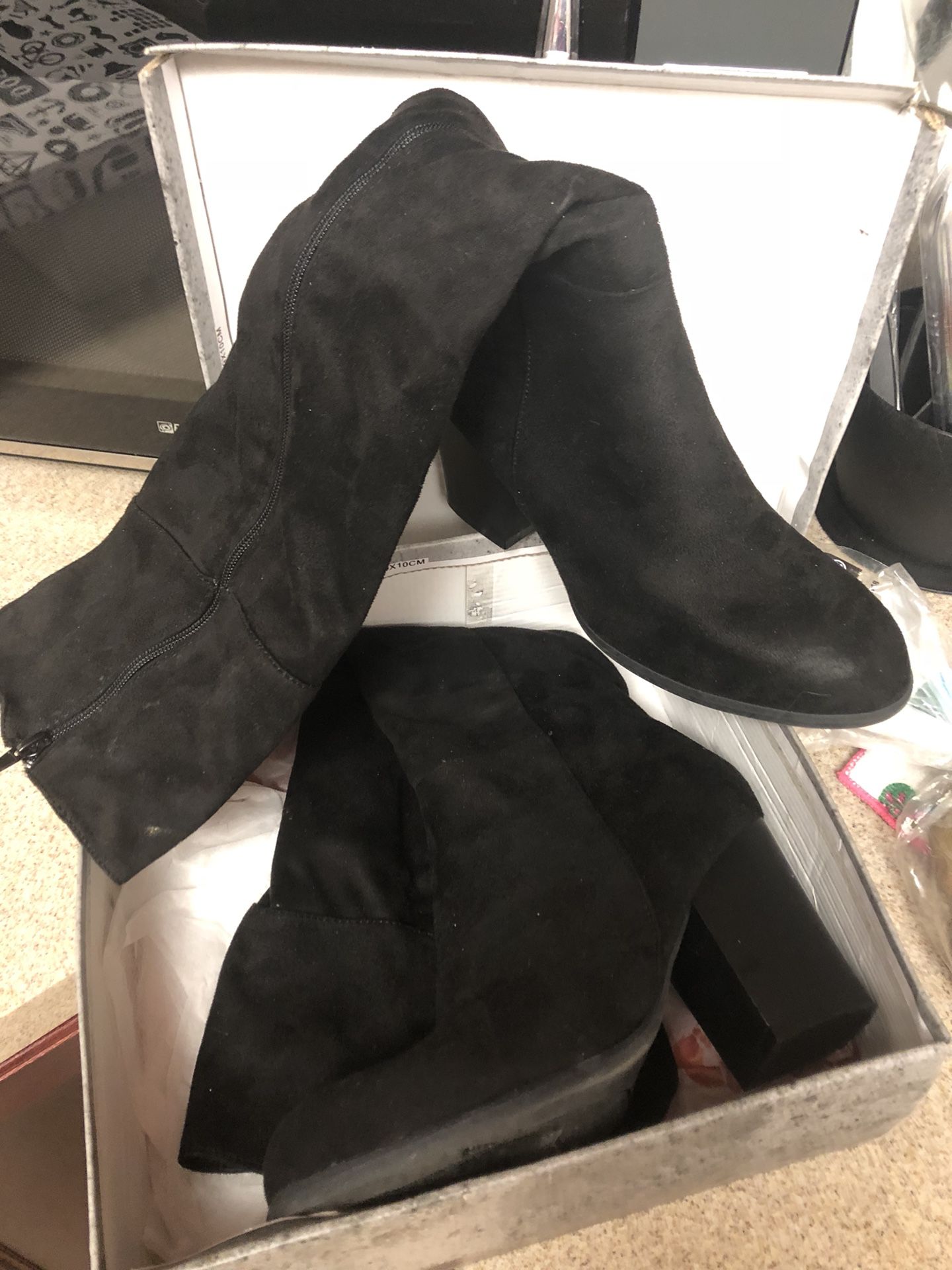 Women’s suede boots