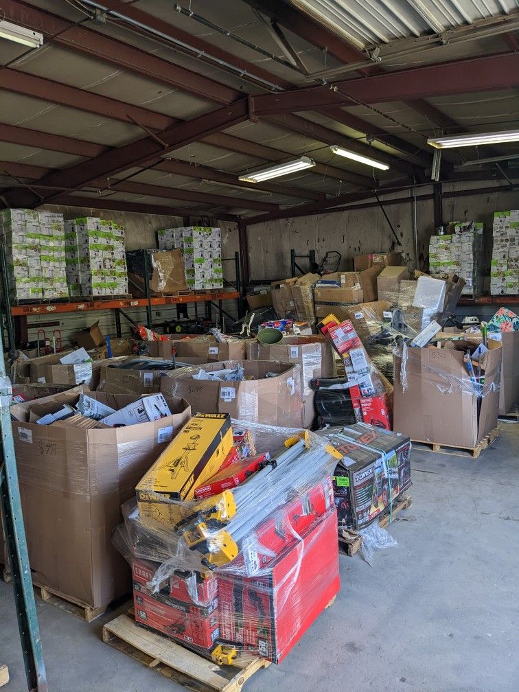 L@wes load SUPER SALE pallets from $199 & up pallets Dont miss out just arrived Financing available