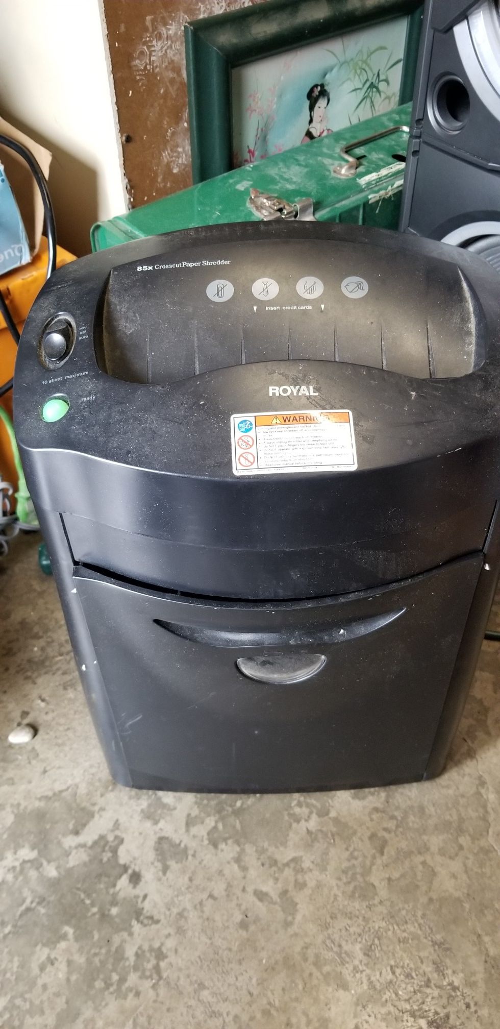 Royal 85x Crosscut Paper Shredder