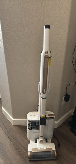 Wonderful Shark Cordless Vaccum With Self Emptying Trash Bin