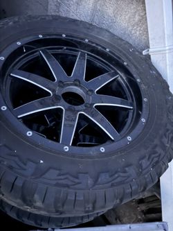 Silverado Rims And Tires 33x12.50 R20LT