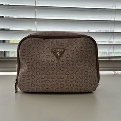 GUESS Makeup Bag / Cosmetic Pouch – Beige Logo Print – Like New