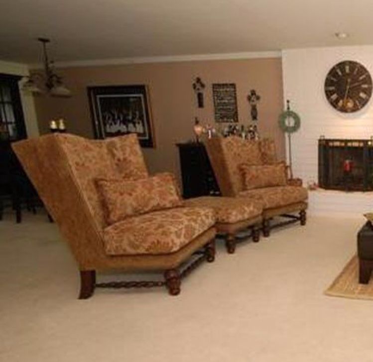 Wing Chair Set w/Ottomans **LOWERED PRICE**