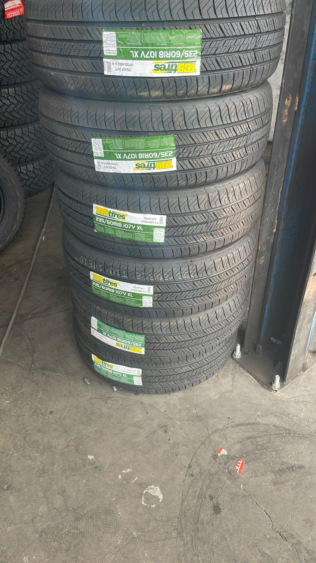 4 Llantas 235/60/18 TBB