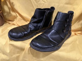 Black boots size 10