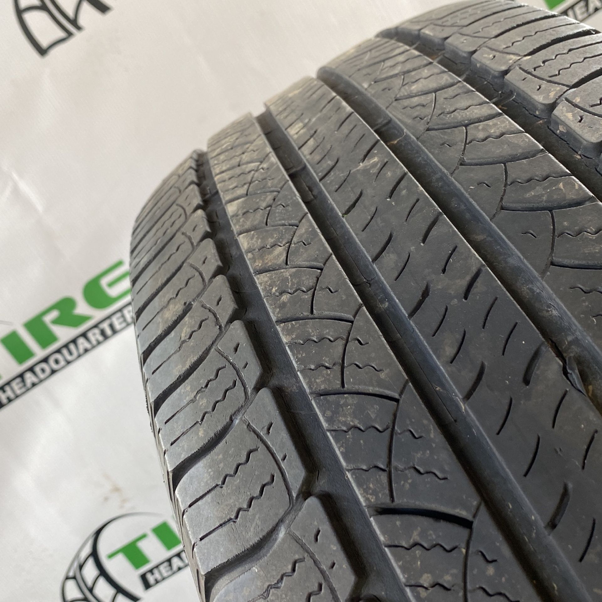 255 60 19 255/60R19 Michelin Latitude Set Of (4) Tread Depth 8/32” for