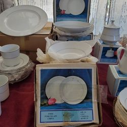 Southwicke Fine Porcelian China 1974 New