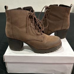 Soda- Brown ankle boots 