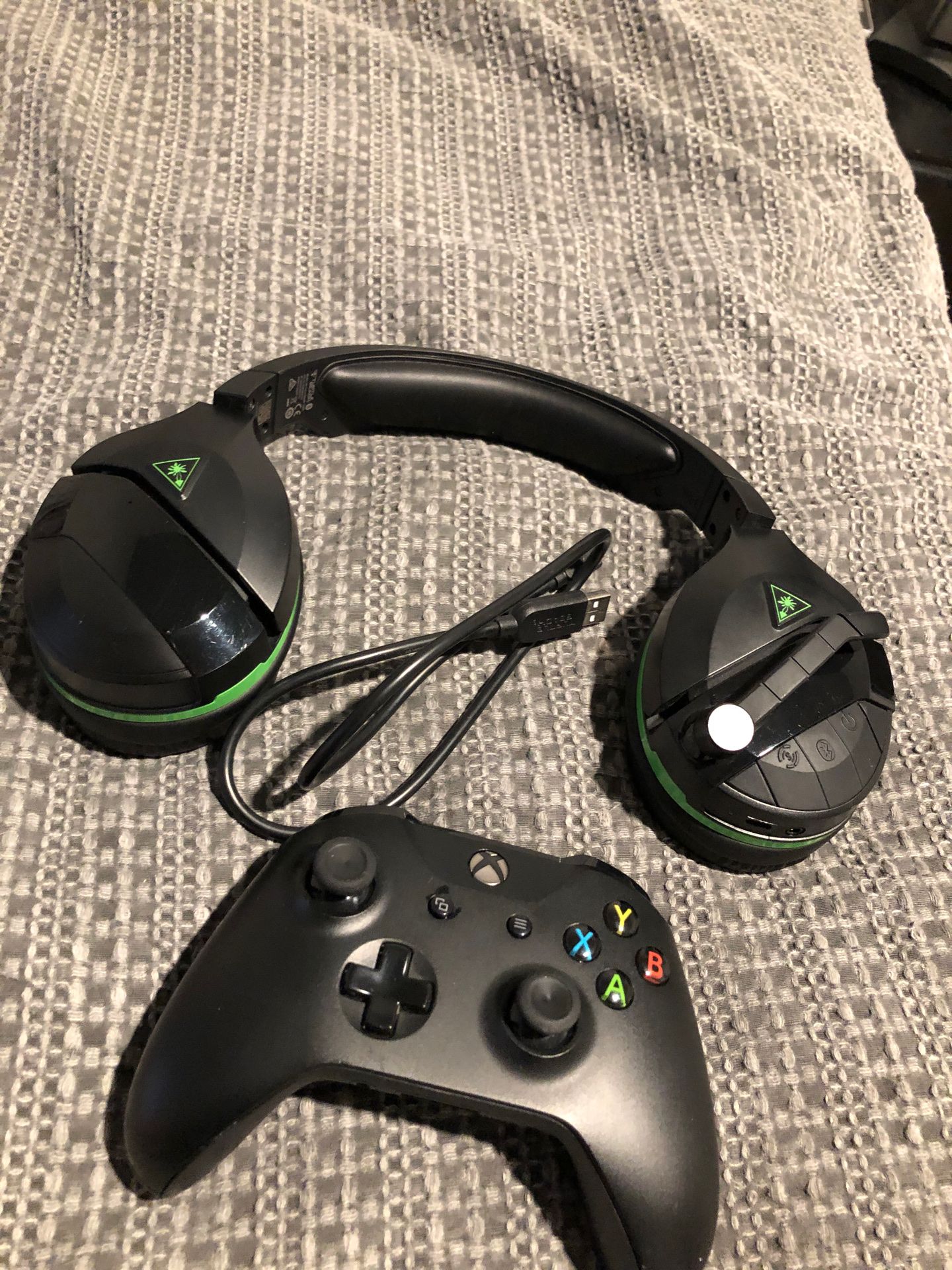 Turtle beach Stealth 700 headset & Xbox controller