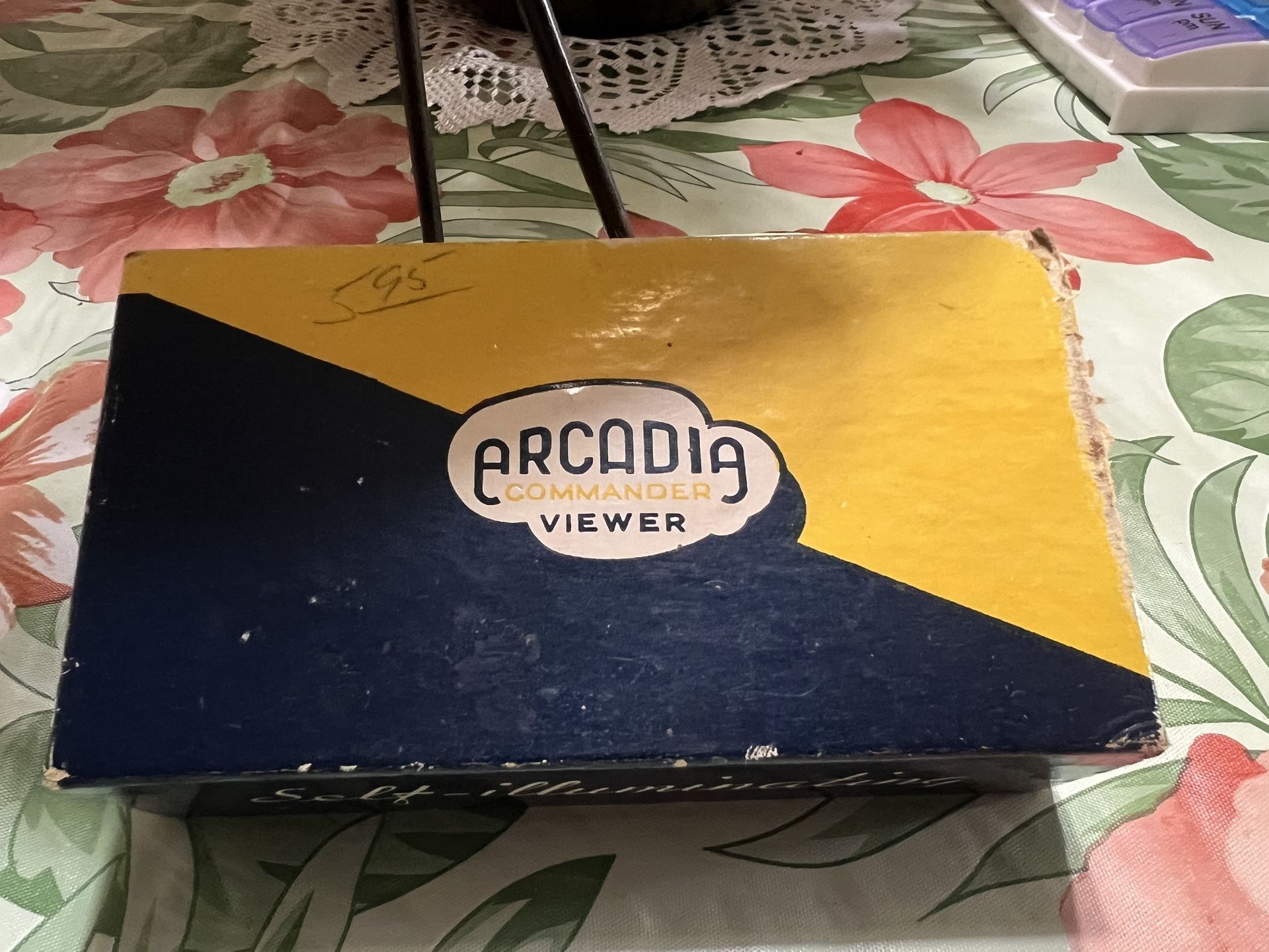 1940’s Vintage Arcadia Commander Self Illuminating Viewer