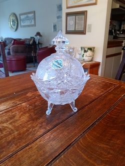 Renaissance 24% Lead Crystal Covered bowl