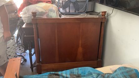 Twin size bed frame