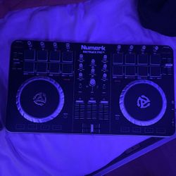 NUMARK MIXTRACK PRO 2