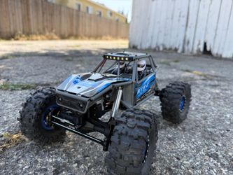 1/18 axial Capra 4ws