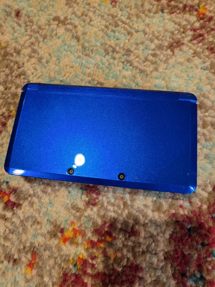  Cobalt Blue Nintendo 3DS System With Luigi's Mansion
