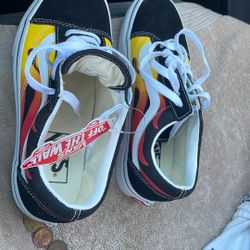 New Vans Men’s Size  5 