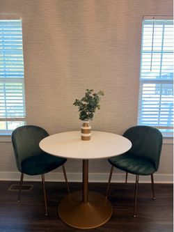 Pedestal table and chairs