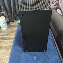 Xbox Series X With 3 Games And Controller 