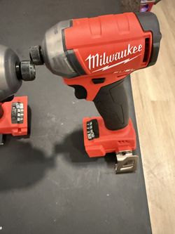 milwaukee drills without battery 