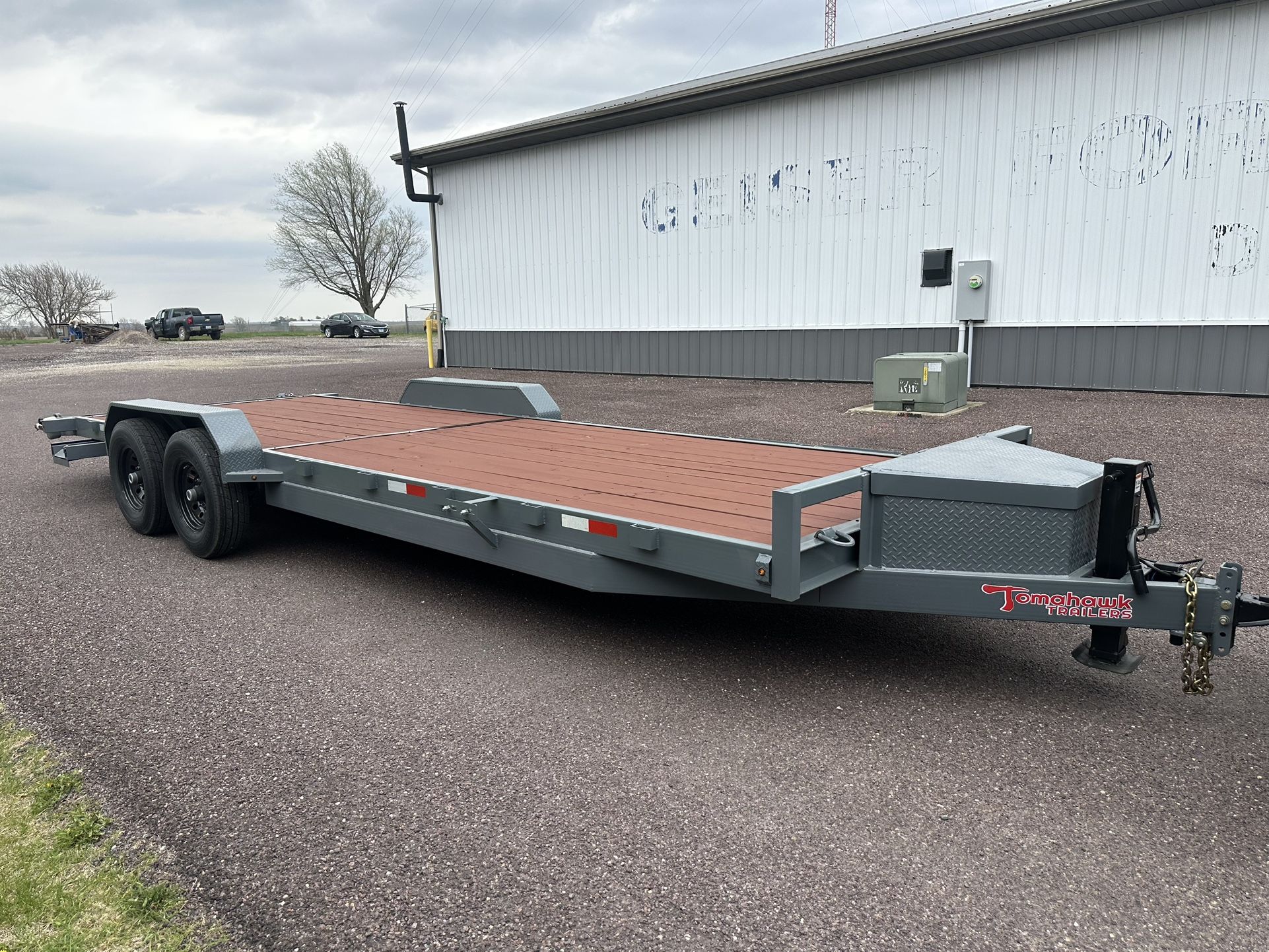 2025 Tomahawk Trailers, 82"W X 24'L