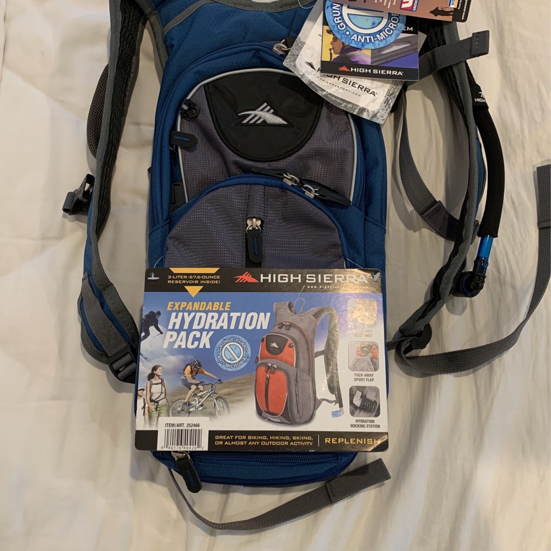 High Sierra Expandable Hydration Backpack, New With Tags, Biking, Hiking, Skiing