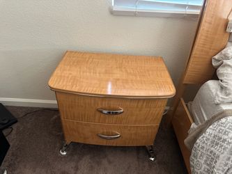 Queen Bedroom set for sell