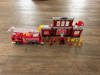 Kids Fire Station Playset with Fire Truck