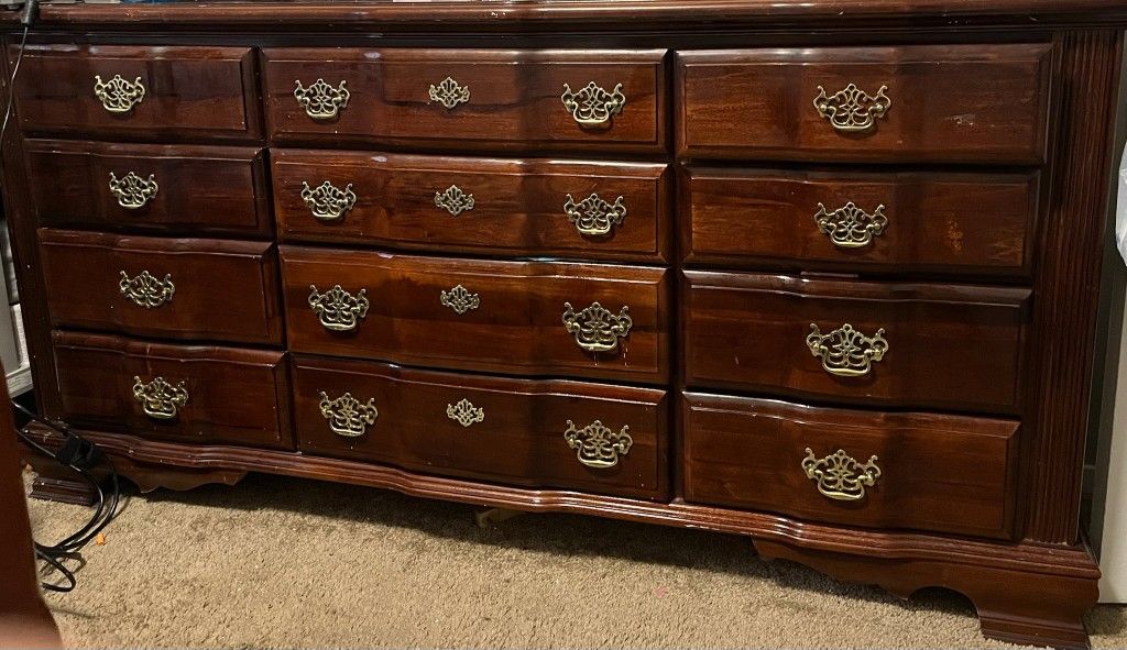 Dresser 