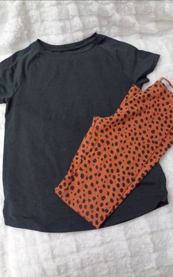 Leggins y blusa